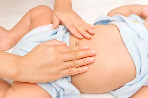 Trẻ đau bụng, nôn có thể là dấu hiệu của bệnh lý gì?